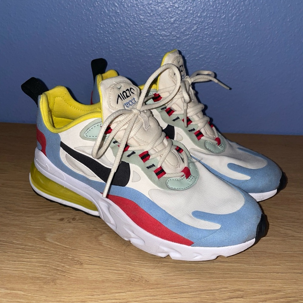 Nike Women’s Air Max 270 React- Size 6 VERY CLEAN